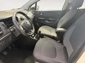 Renault Captur (2016) thumbnail 12