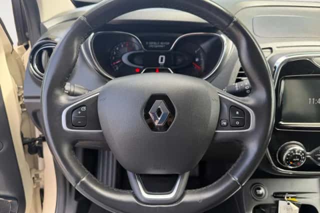 Renault Captur (2016) thumbnail 15
