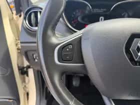 Renault Captur (2016) thumbnail 17