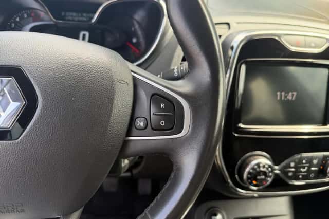 Renault Captur (2016) thumbnail 19