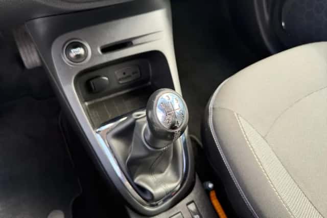 Renault Captur (2016) thumbnail 29