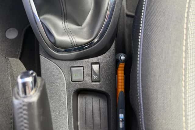 Renault Captur (2016) thumbnail 30