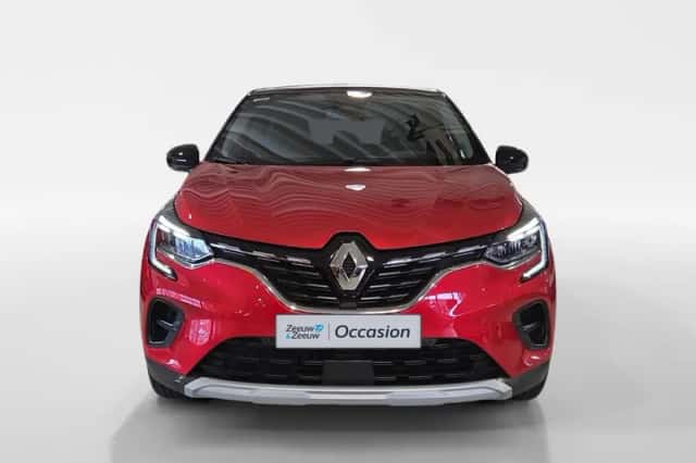 Renault Captur (2022) thumbnail 2