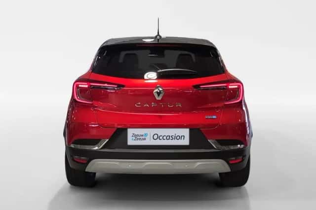 Renault Captur (2022) thumbnail 5