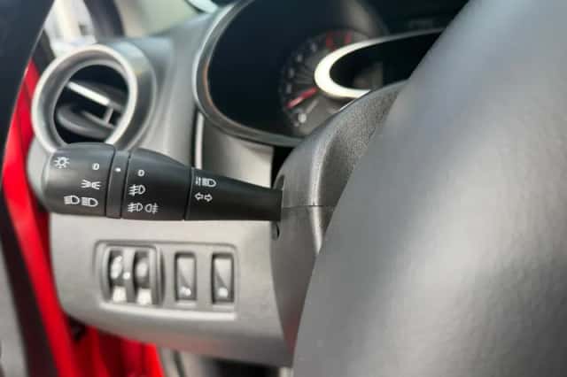 Renault Clio (2016) thumbnail 15