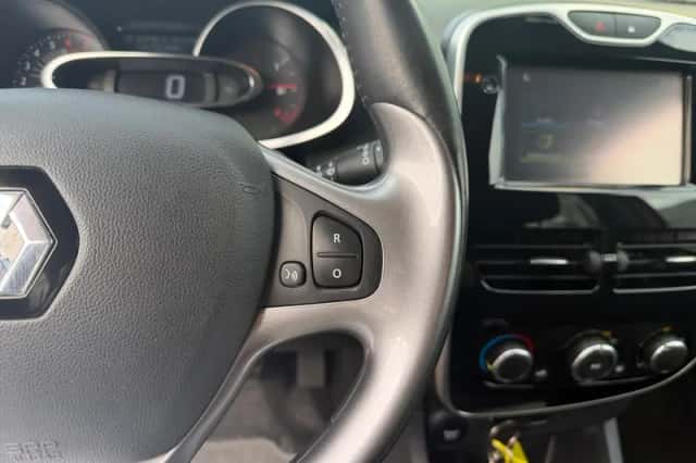 Renault Clio (2016) thumbnail 18