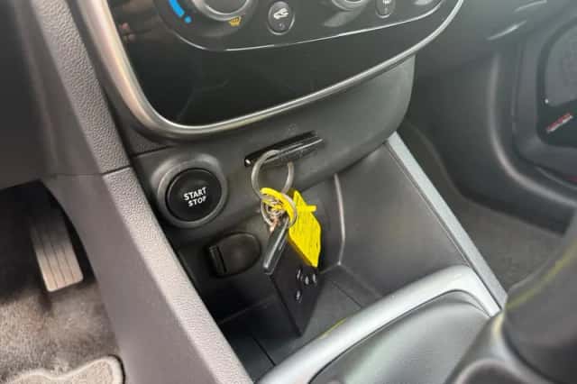 Renault Clio (2016) thumbnail 27