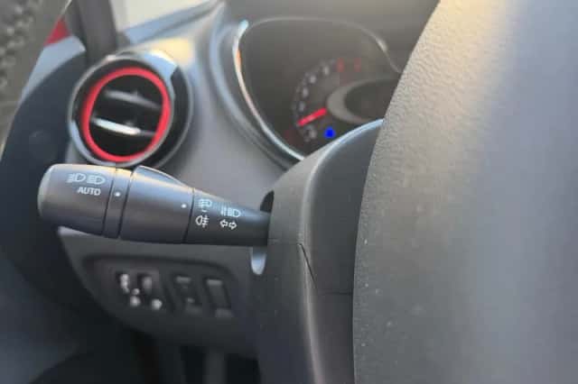Renault Captur (2017) thumbnail 16