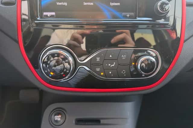 Renault Captur (2017) thumbnail 28