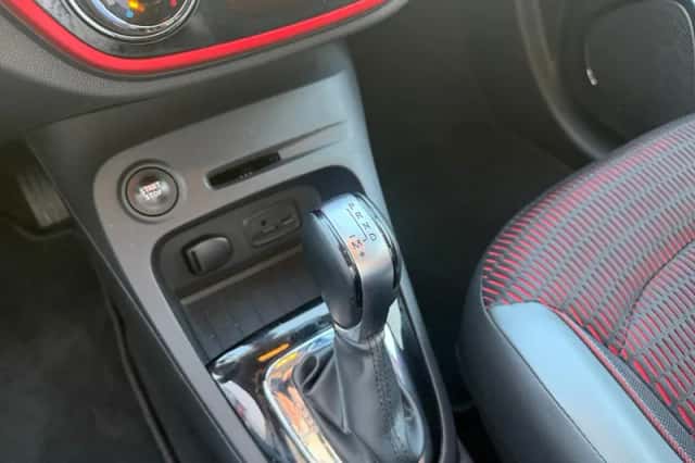 Renault Captur (2017) thumbnail 30