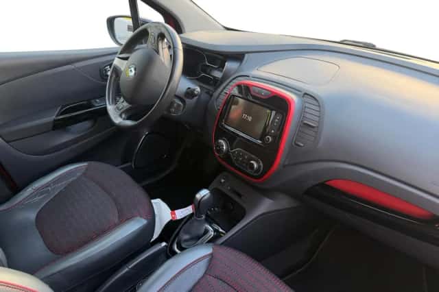 Renault Captur (2017) thumbnail 33