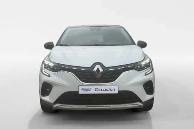 Renault Captur (2022) thumbnail 2
