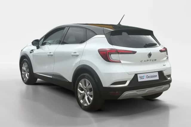 Renault Captur (2022) thumbnail 5