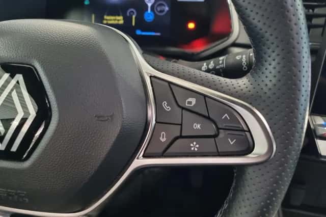 Renault Captur (2024) thumbnail 16