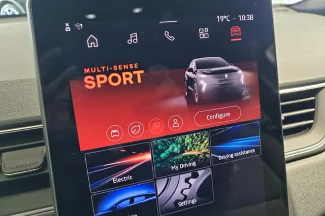 Renault Captur (2024) thumbnail 17