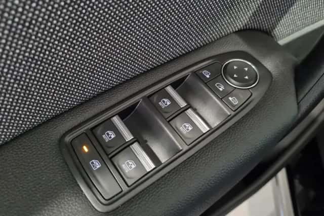 Renault Captur (2024) thumbnail 19