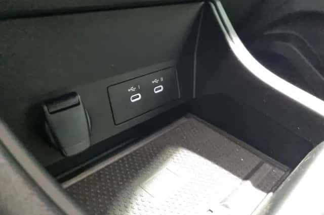 Renault Captur (2024) thumbnail 21