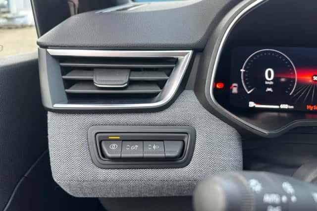 Renault Clio (2024) thumbnail 14