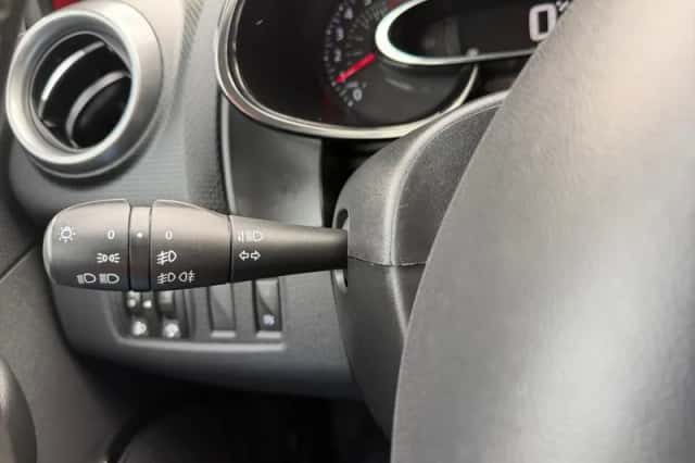 Renault Clio (2018) thumbnail 16