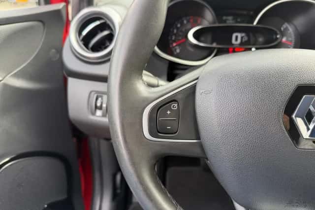 Renault Clio (2018) thumbnail 17