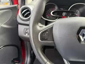 Renault Clio (2018) thumbnail 17