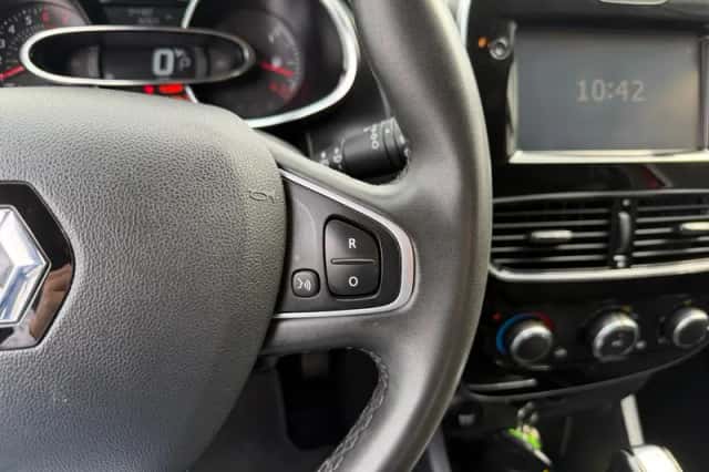 Renault Clio (2018) thumbnail 19