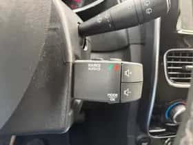 Renault Clio (2018) thumbnail 21
