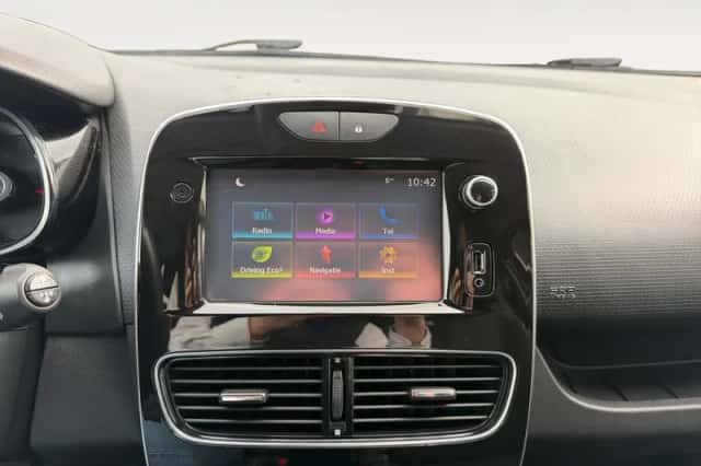 Renault Clio (2018) thumbnail 24