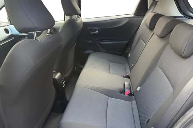 Toyota Yaris (2013) thumbnail 11