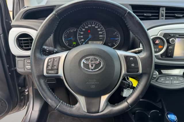 Toyota Yaris (2013) thumbnail 17