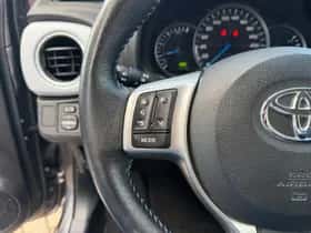 Toyota Yaris (2013) thumbnail 18