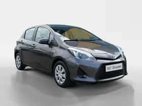 Toyota Yaris (2013) thumbnail 3