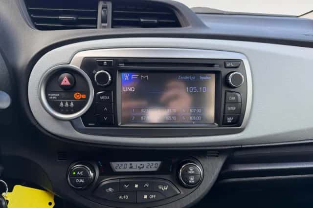 Toyota Yaris (2013) thumbnail 22