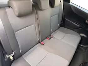Toyota Yaris (2013) thumbnail 23