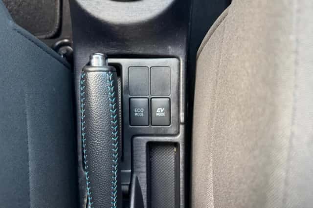 Toyota Yaris (2013) thumbnail 25