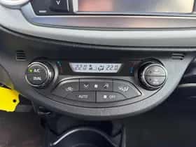Toyota Yaris (2013) thumbnail 27