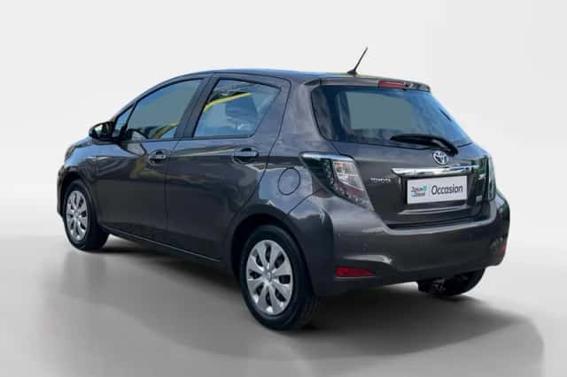 Toyota Yaris (2013) thumbnail 4