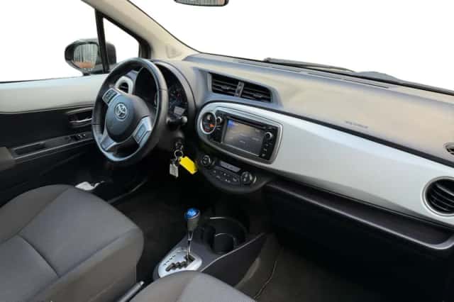 Toyota Yaris (2013) thumbnail 31
