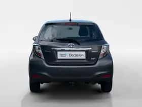 Toyota Yaris (2013) thumbnail 5