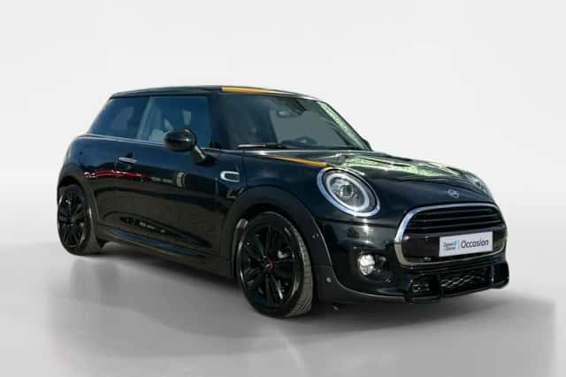 MINI Cooper (2018) thumbnail 3