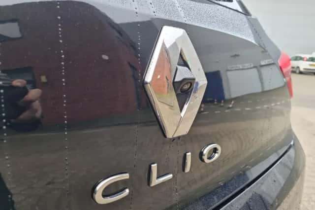Renault Clio (2023) thumbnail 23