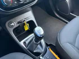 Renault Captur (2019) thumbnail 28