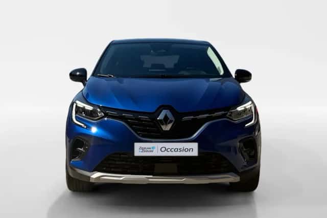 Renault Captur (2023) thumbnail 2