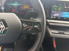 Renault Mégane E-Tech (2024) thumbnail 18