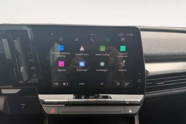 Renault Mégane E-Tech (2024) thumbnail 21