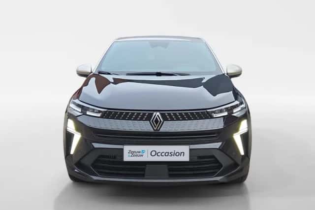 Renault Captur (2025) thumbnail 2