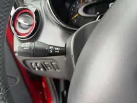 Renault Captur (2015) thumbnail 16