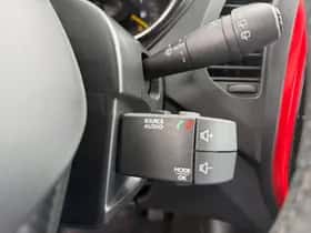 Renault Captur (2015) thumbnail 21