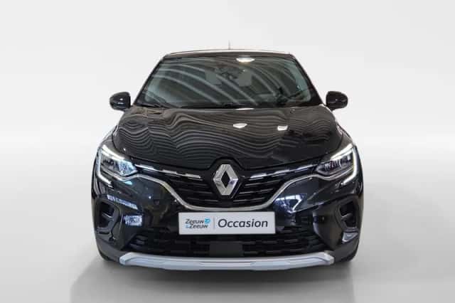 Renault Captur (2022) thumbnail 2