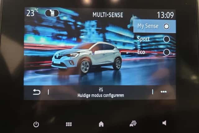 Renault Captur (2022) thumbnail 12
